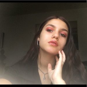 Meet your Posher, Melina